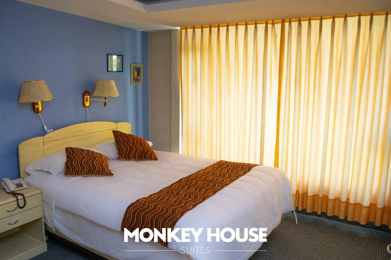 Monkey House Suites キト