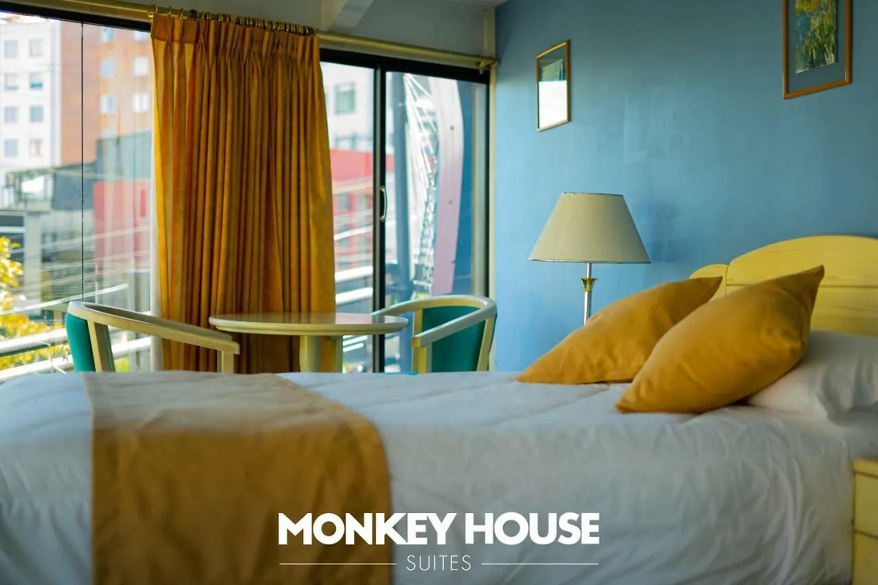 ホステル Monkey House Suites キト