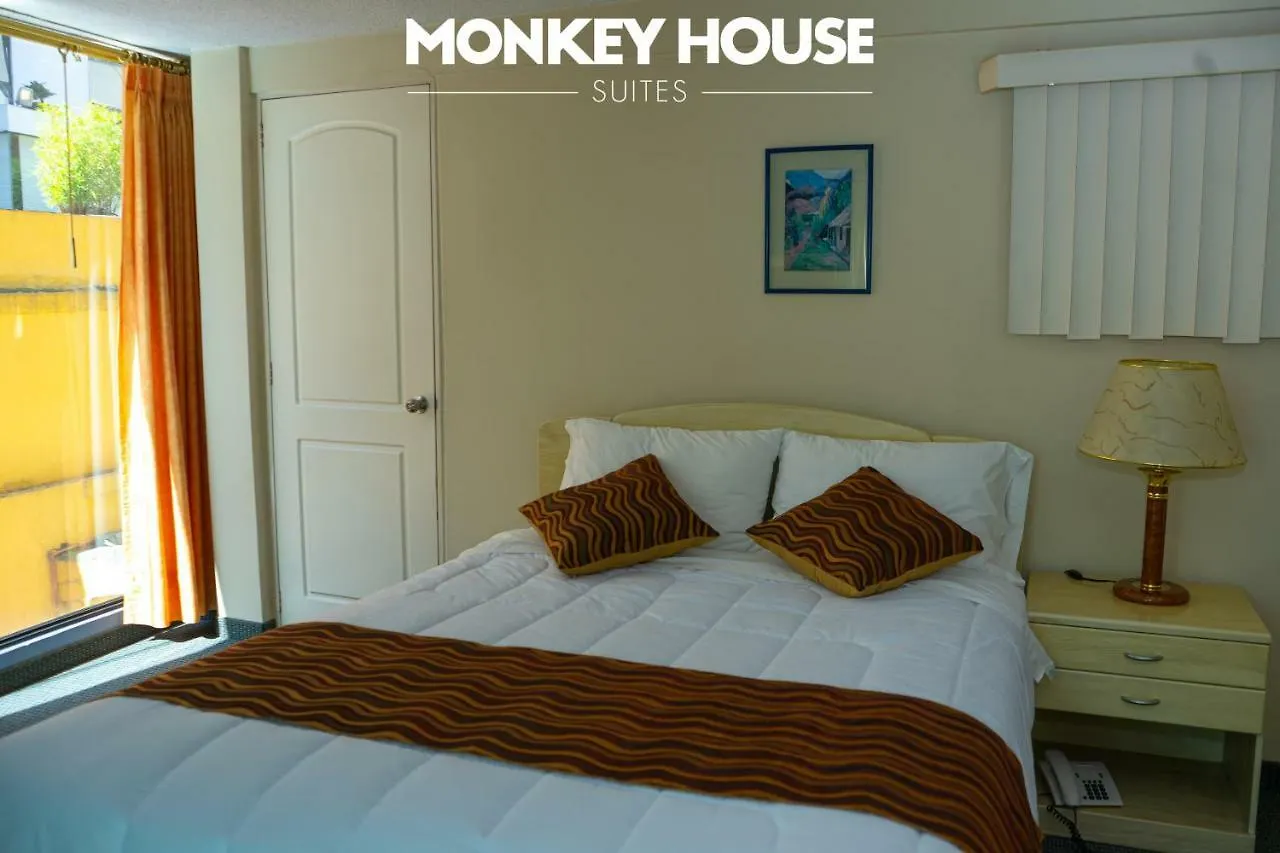 Monkey House Suites キト