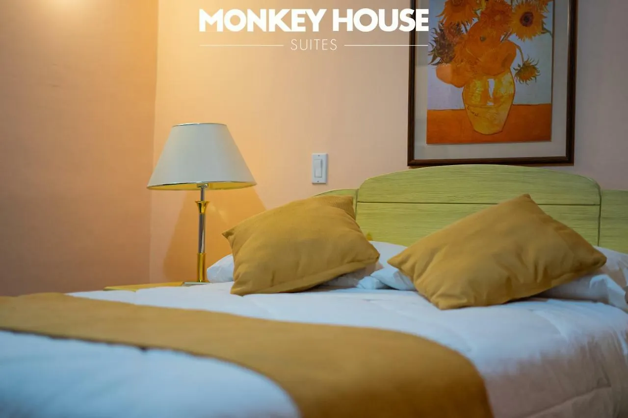 ホステル Monkey House Suites キト エクアドル