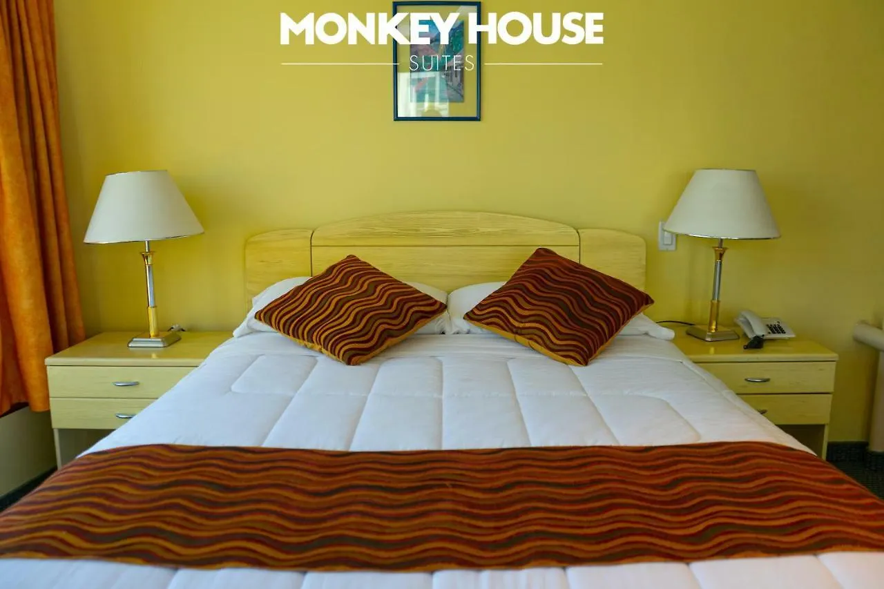 ホステル Monkey House Suites キト