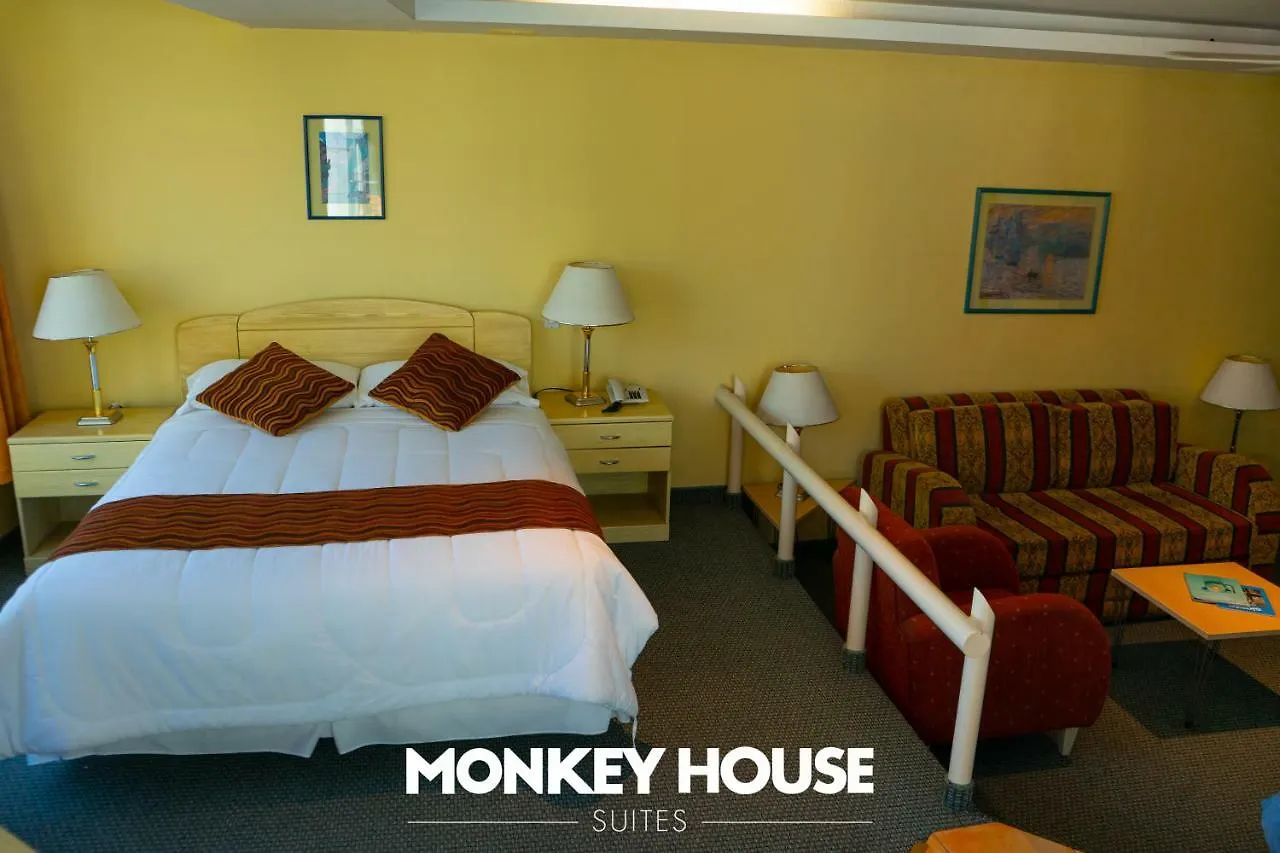 Monkey House Suites キト 0*,